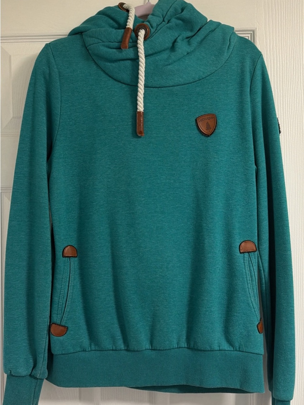Wanakome Hoodie Womenโs